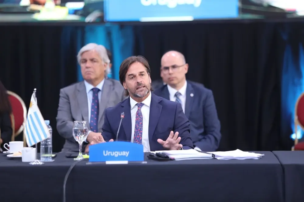 Lacalle Pou propuso crear una zona de libre comercio en la Celac