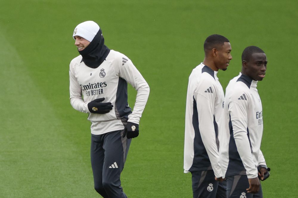 Valverde (izda), Alaba (c) y Mendy&nbsp;