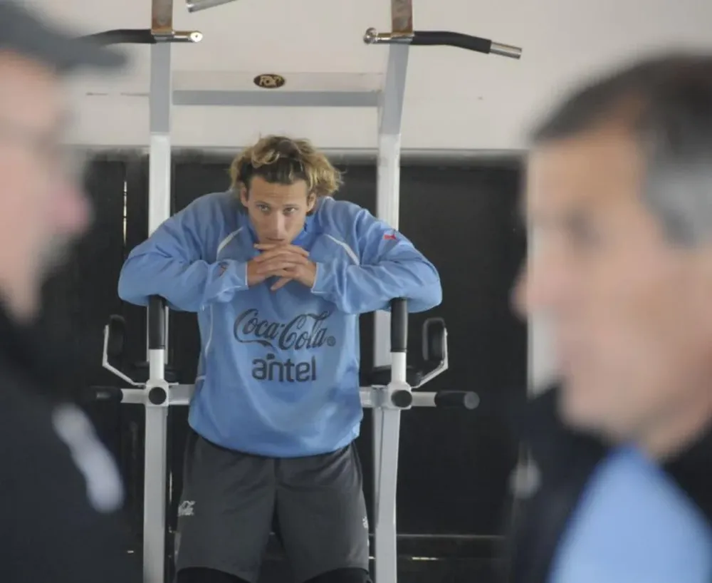 Forlán estará a la orden