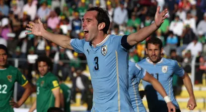 El festejo de Godín, autor del segundo gol en el partido del jueves 8 de octubre ante Bolivia en La Paz