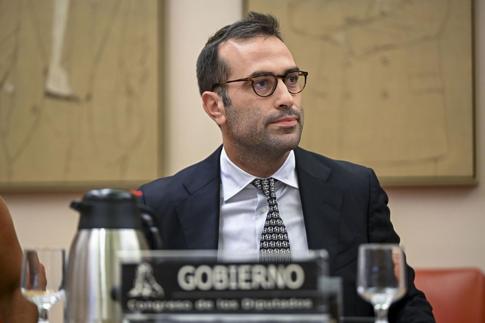 El ministro de Economía, Carlos Cuerpo, comparece en el Congreso para confirmar la designación de José Luis Escrivá al frente del Banco de España,.EFE