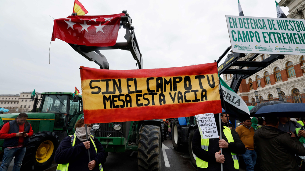 Fuertes manifestaciones de los agricultores y ganaderos contra el acuerdo UE-Mercosur.