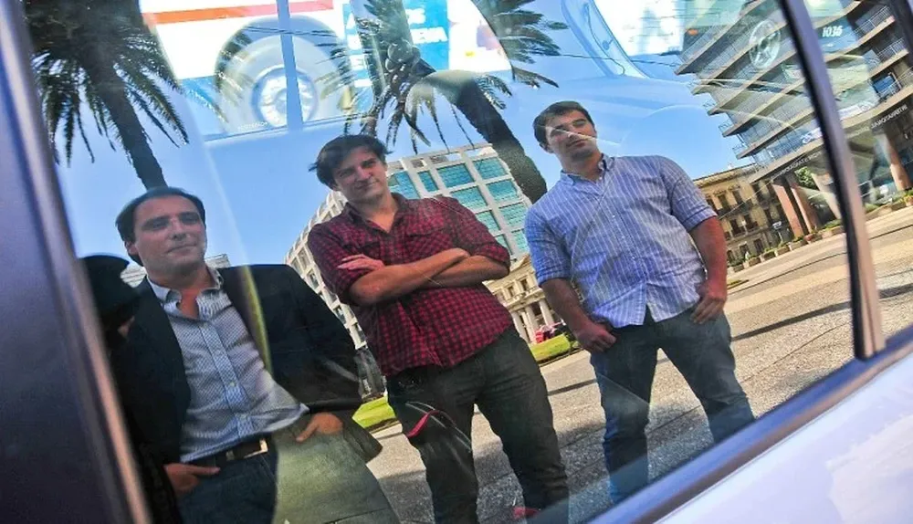 Los fundadores de Oincs, Ignacio Bazzano, Rafael Cavestany y Marcelo Wilkorwsky.