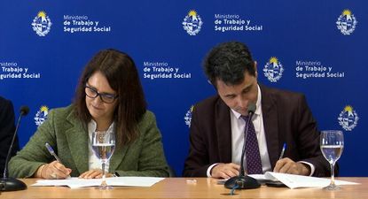 Firma de acuerdo para que jóvenes de entre 16 y 20 años accedan a plataforma virtual de capacitación laboral