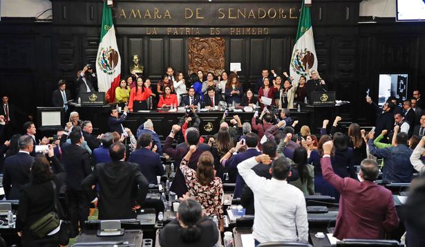 El Senado de México aprobó en la madrugada la controvertida reforma judicial de AMLO