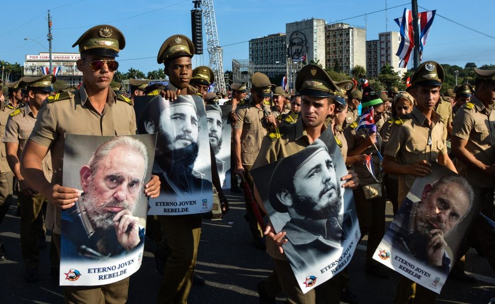 Desfile militar en Cuba