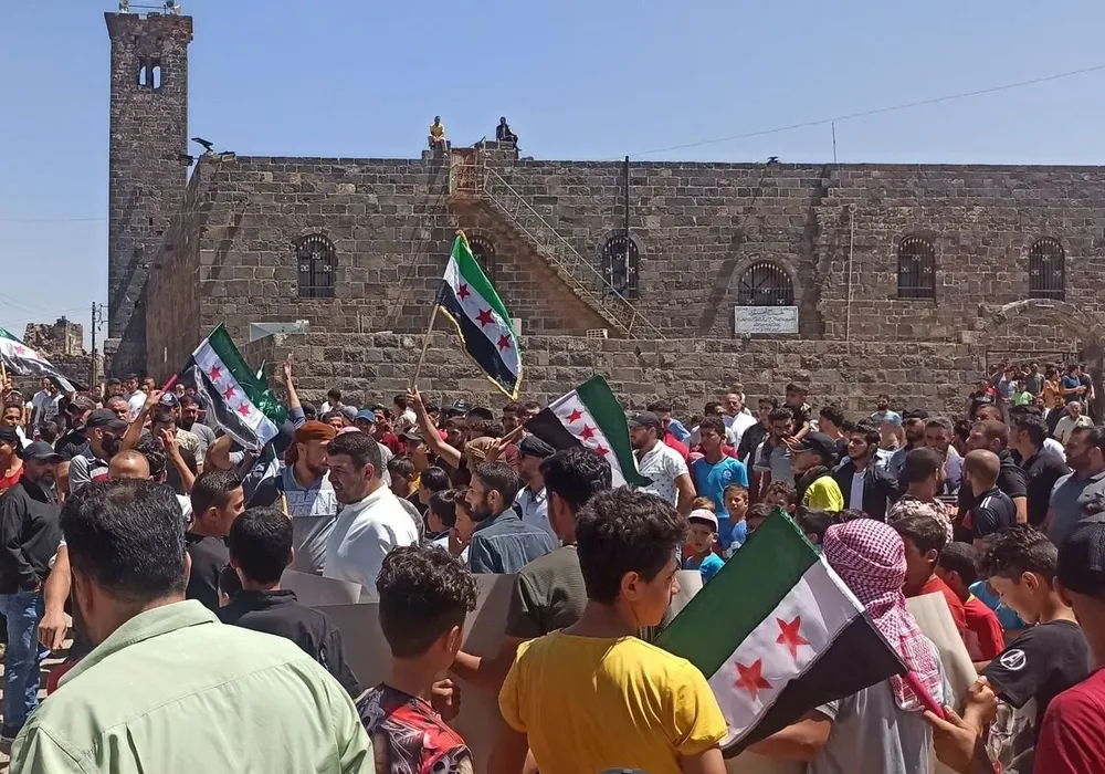 En Siria se producen protestas contra el gobierno en un marco de crisis económica y enfrentamientos armados