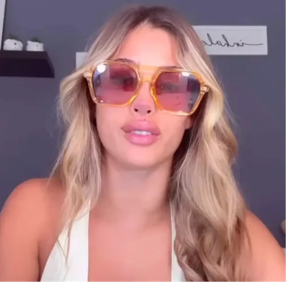 Poggio exhibe su rostro lesionado tras el accidente