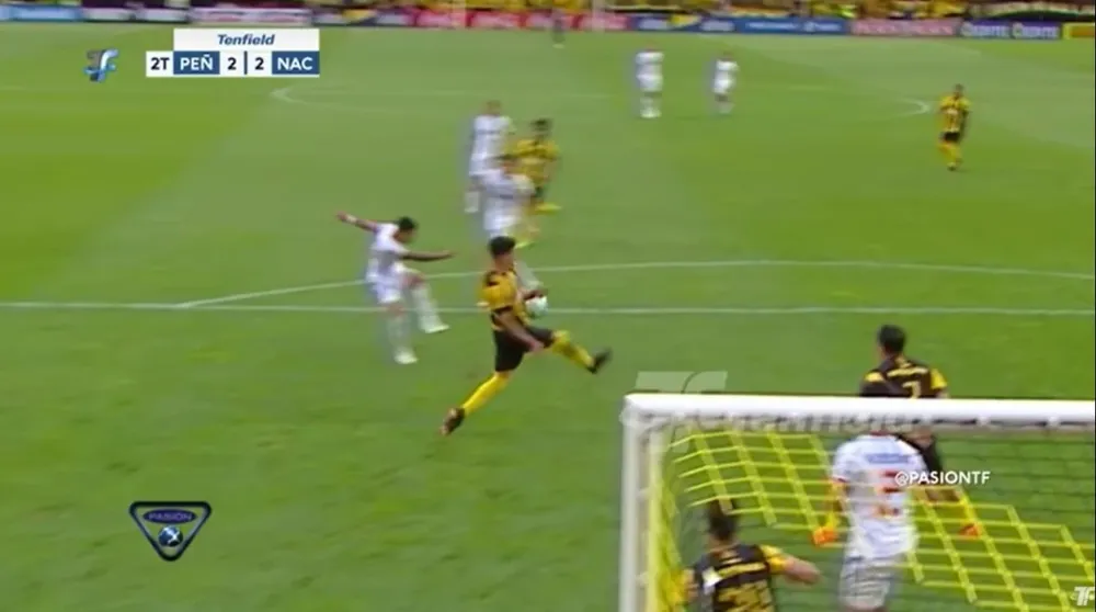 Una de las polémicas del clásico del Intermedio