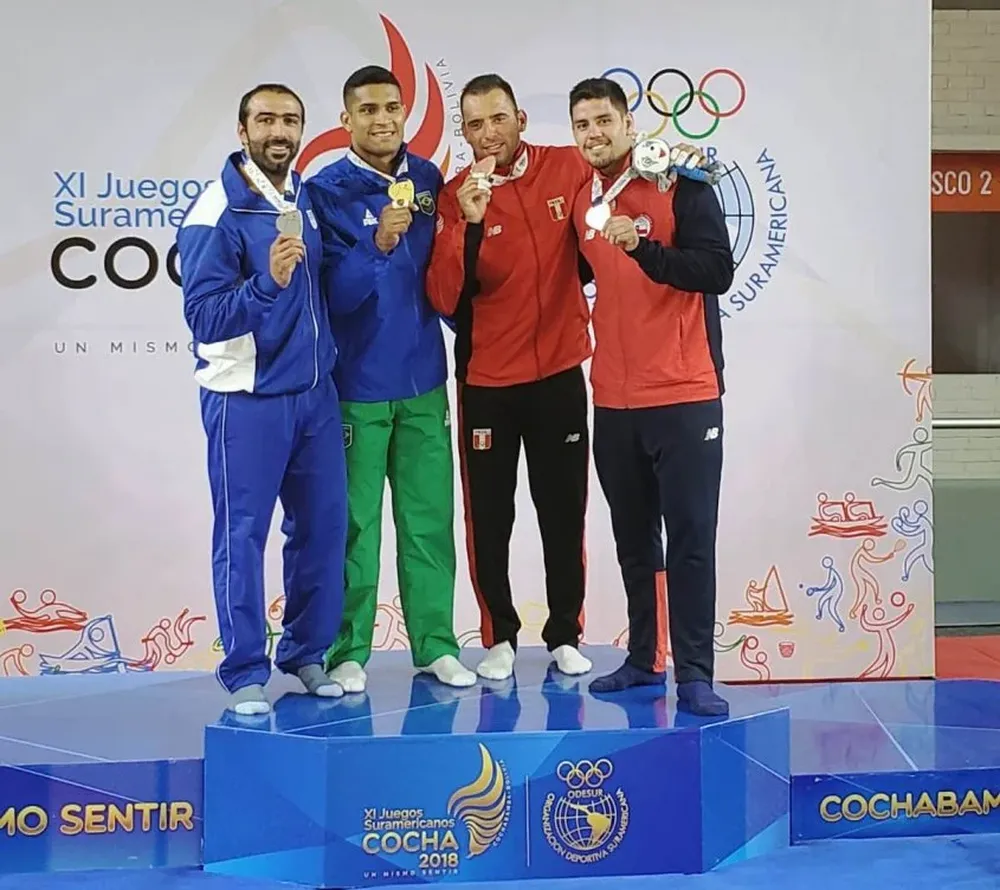 Pablo Aparahamian en el podio