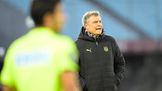 Diego Aguirre en el partido entre Peñarol y Boston River&nbsp;