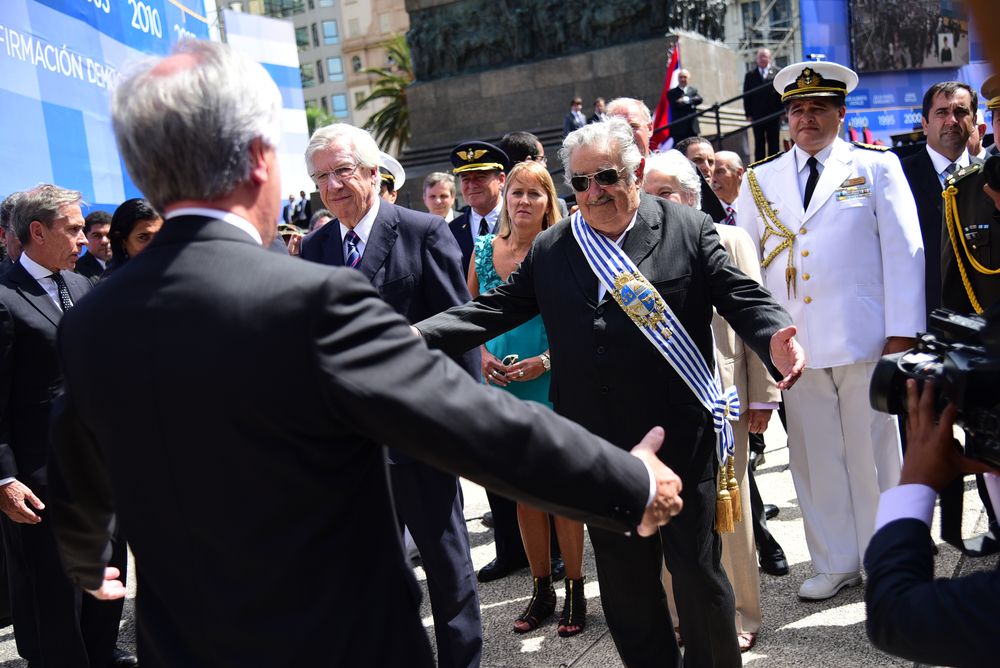 20150301 Ceremonia de transmisión de mando. Asunción de la presidencia. Tabaré Vázquez asume como presidente por el período 2015 - 2020. Plaza Independencia. Presidente saliente José Mujica / FOTO C. LEBRATO