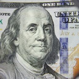 El dólar perforó los $1.400 y el tipo de cambio real multilateral volvió a los niveles de julio del año pasado