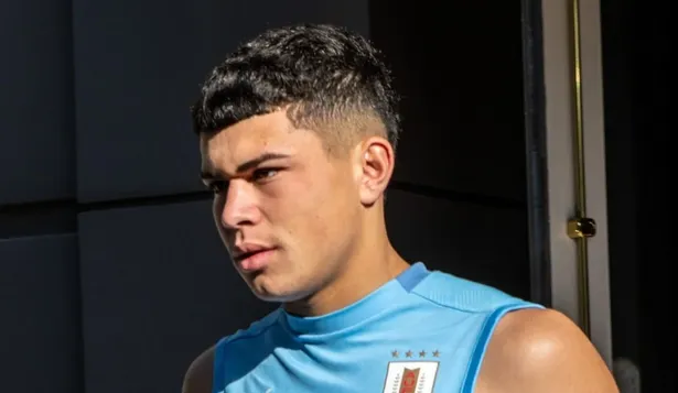 Alan Matturro estuvo invitado por Diego Alonso en mayo para entrenar con la selección junto a Augusto Scarone