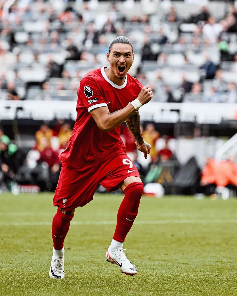 Darwin vuelve a jugar con Liverpool