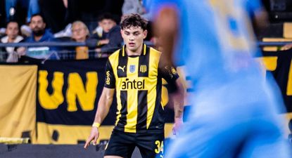 Nahuel Herrera de Peñarol ante Montevideo City Torque por el Torneo Apertura