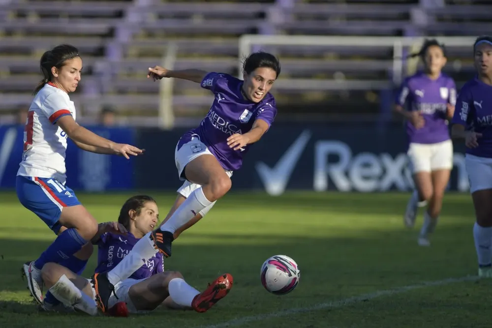 Nacional y Defensor, el partido que definió el título