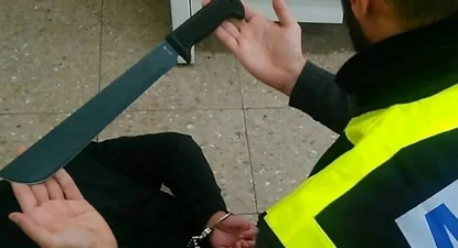 Detienen a tres integrantes de los `Trinitarios´ por intentar matar a machetazos a un joven en Madrid