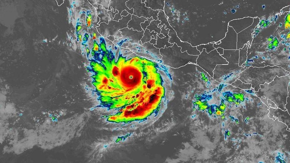 Polo se fortaleció rápidamente hasta alcanzar la categoría 5.
