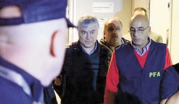 El empresario argentino Lázaro Báez cuando era detenido por las autoridades en abril de 2016
