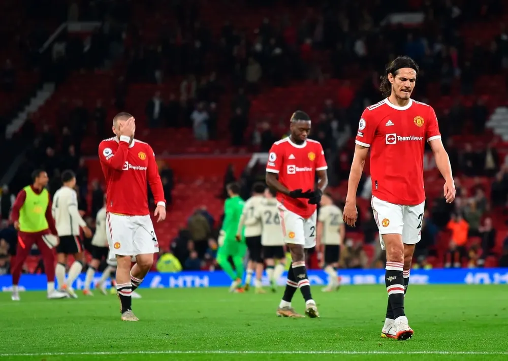 La cara de Cavani lo dice todo luego del final en Old Trafford