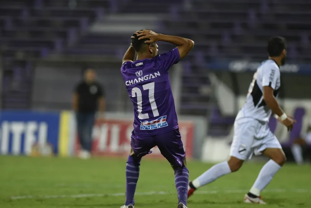 Defensor Sporting y Danubio bajaron a Segunda