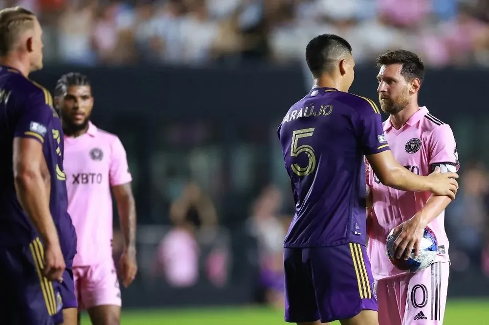 César Araújo y Lionel Messi