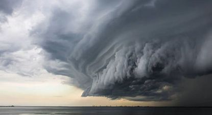 en vivo | alerta bombogenesis en espana: a que hora golpeara la ciclogenesis explosiva de la borrasca bert
