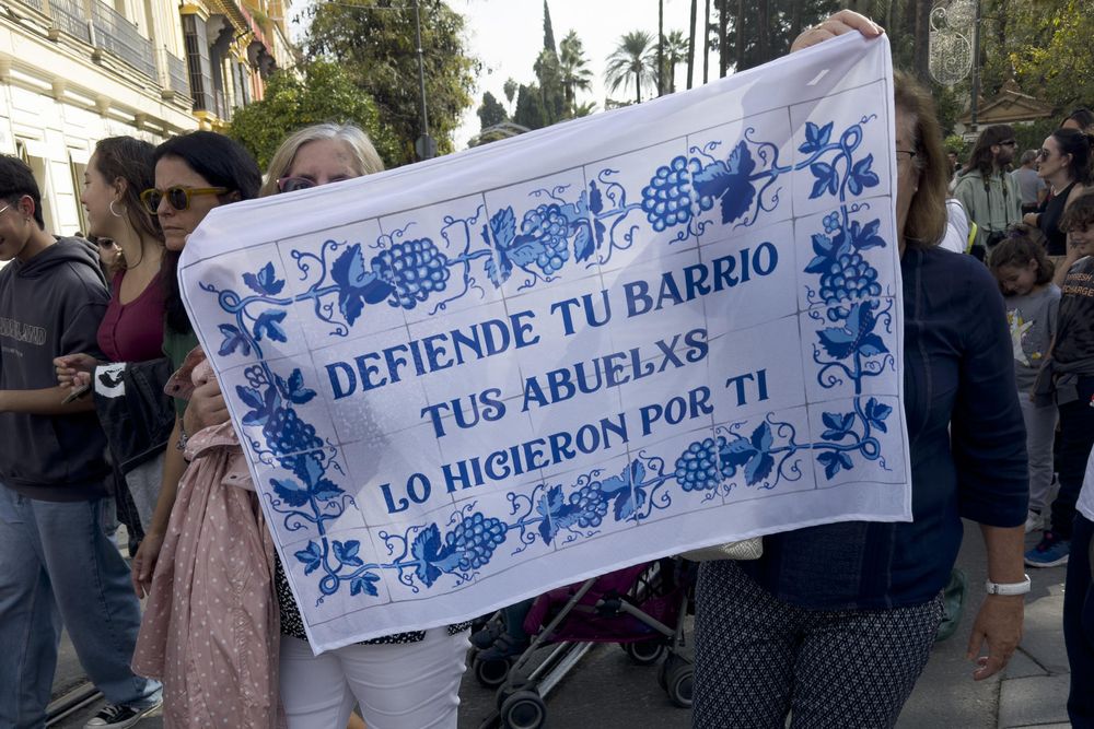 Movlización de vecinos contra la proliferación de pisos turísticos. EFE