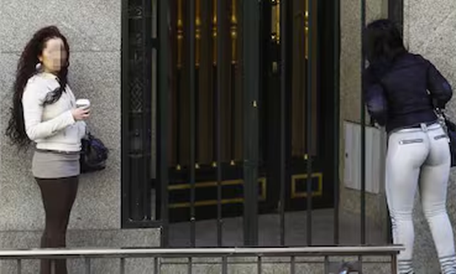 La Comunidad de Madrid acogerá el primer centro público de España para ayudar a mujeres a salir de la prostitución