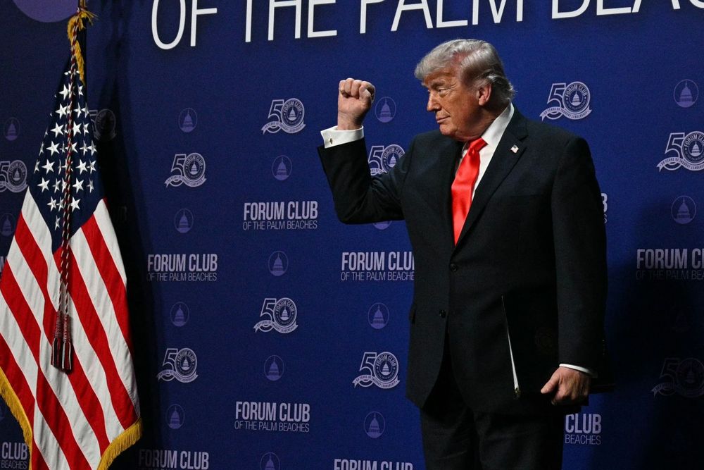 AFP__20260502__A9LF97D__v1__MidRes__UsPresidentDonaldTrumpAttendsTheForumClubOfThePa