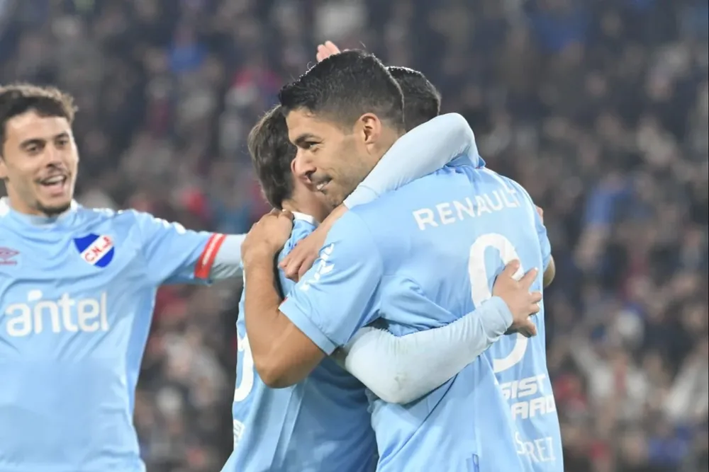 Luis Suárez festeja el gol de Nacional ante Boston River