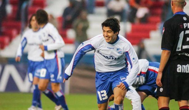 Luis Suárez grita un gol con la camiseta de Nacional