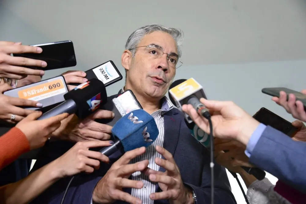 Robert Silva durante una conferencia de prensa en la sede del Codicen