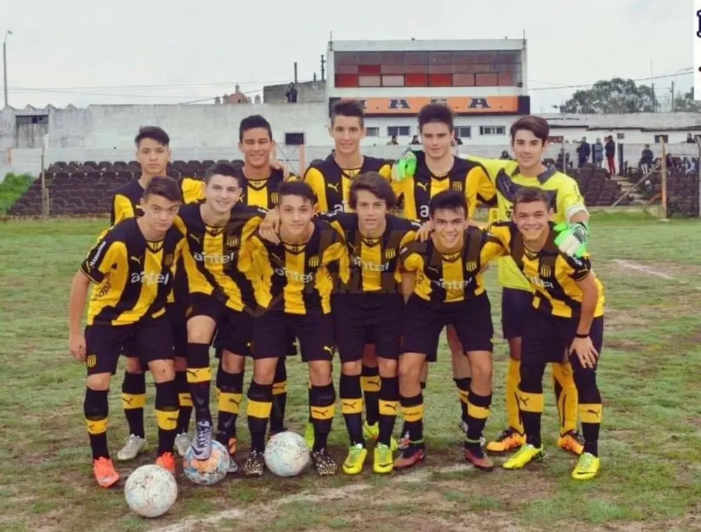 Valentín Rodríguez en Peñarol junto a Agustín Álvarez Martínez