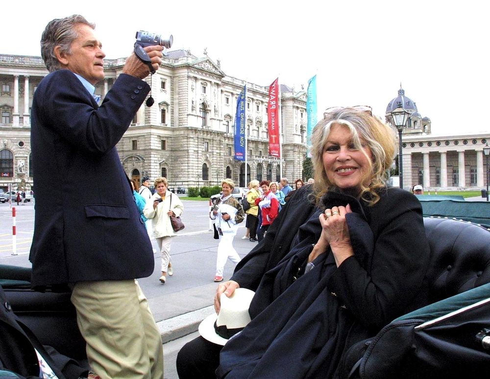 381932f5e163ae32394f06d6523fa6525cde93e1w