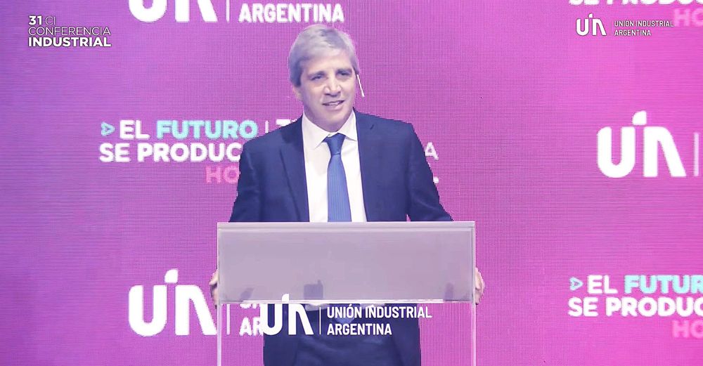 Luis Caputo en la 31° Conferencia Industrial.