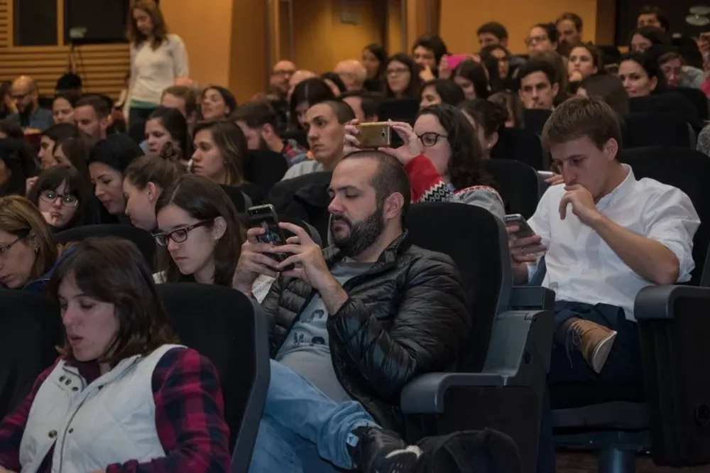 Los asistentes al encuentro utilizaron Twitter para comentar los contenidos de las charlas