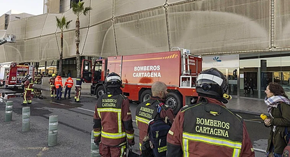 Incendio en el Hospital Santa Lucía de Cartagena obliga a evacuar pacientes y personal.