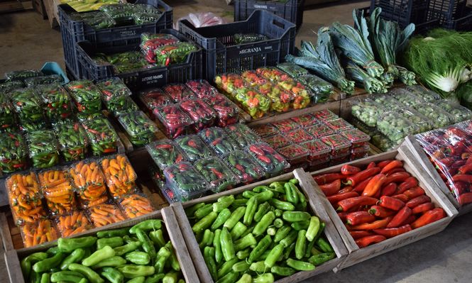 Lista Inteligente: ajíes, uno de los rubros, en venta en la UAM.
