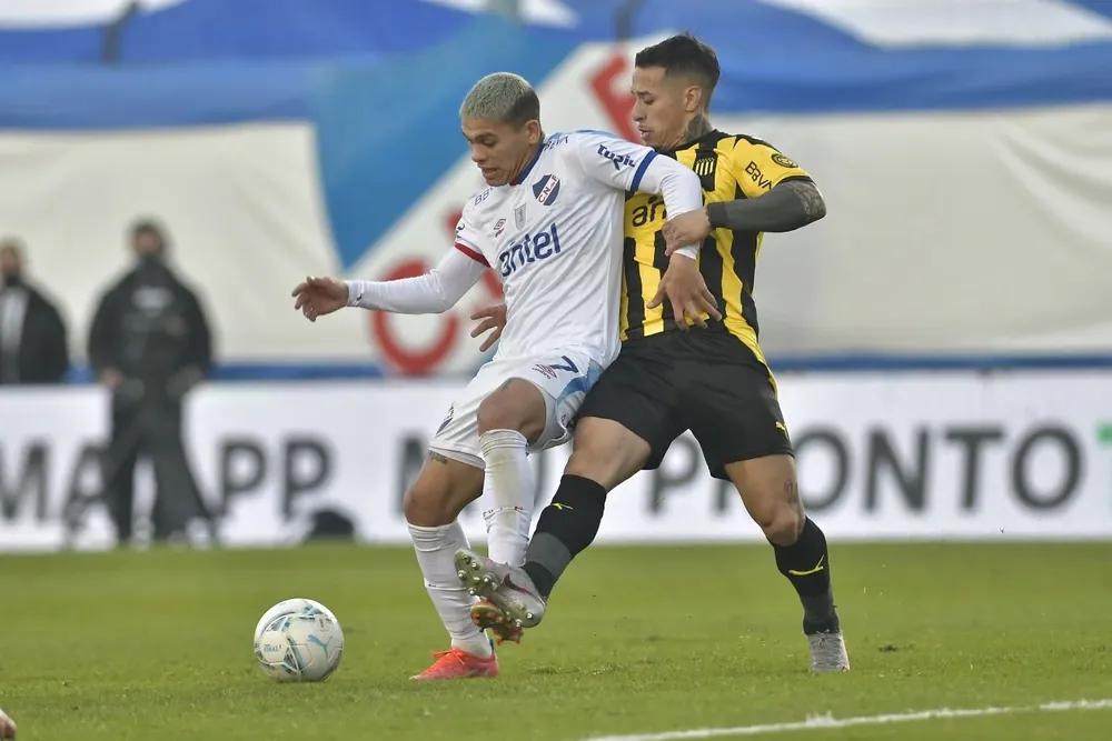 Jesús Trindade volverá a la titularidad en Peñarol en el clásico