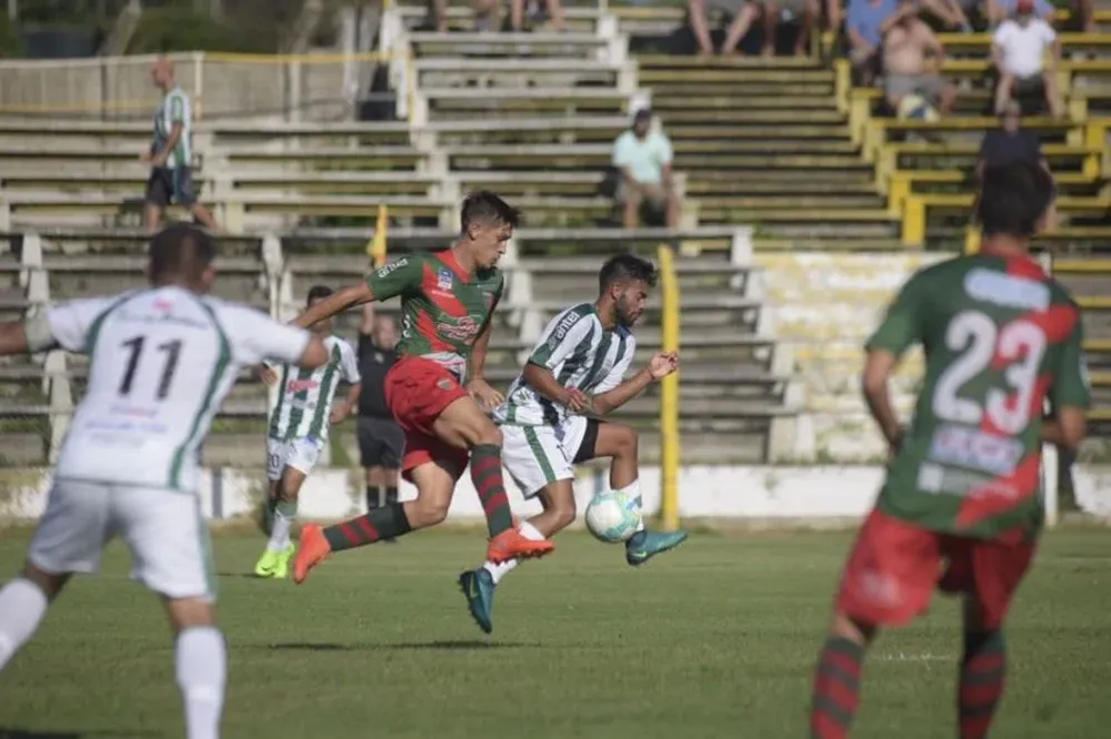 Boston River ante Racing en el Nasazzi
