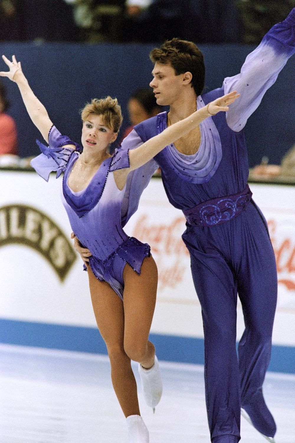 Evguenia Shishkova y Vadim Naúmov, dos patinadores artísticos rusos campeones del mundo en 1994, murieron en el accidente aéreo de Washington