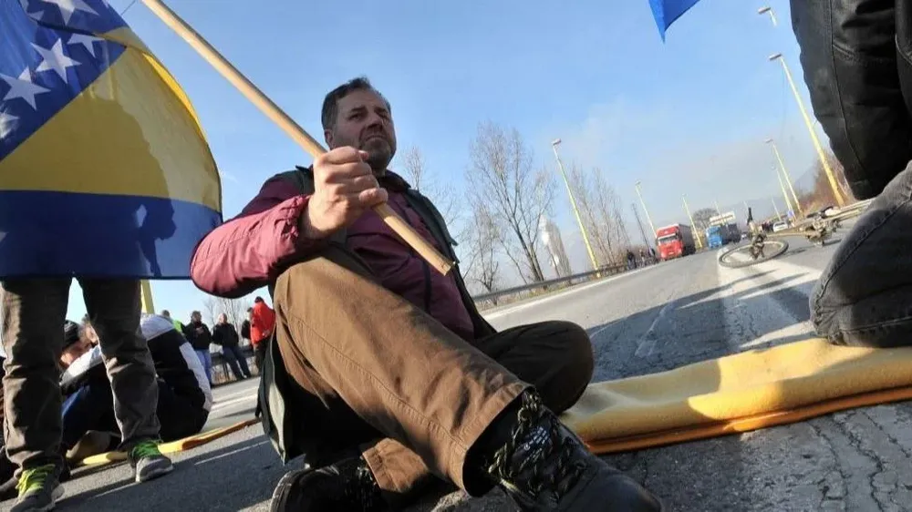 El desempleo y los bajos salarios empujan a muchos a irse de la región.