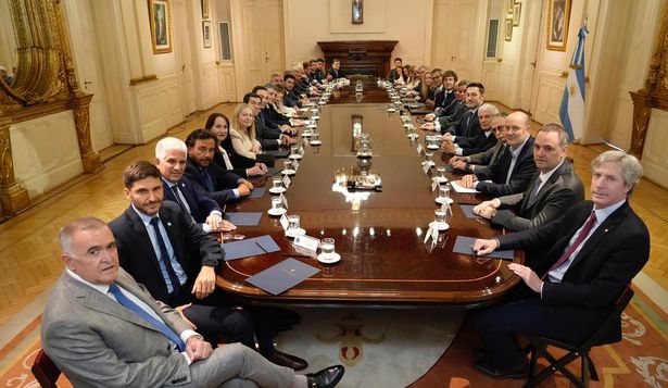 El Gobierno distribuyó $2,2 billones de forma discrecional a las provincias en 2025