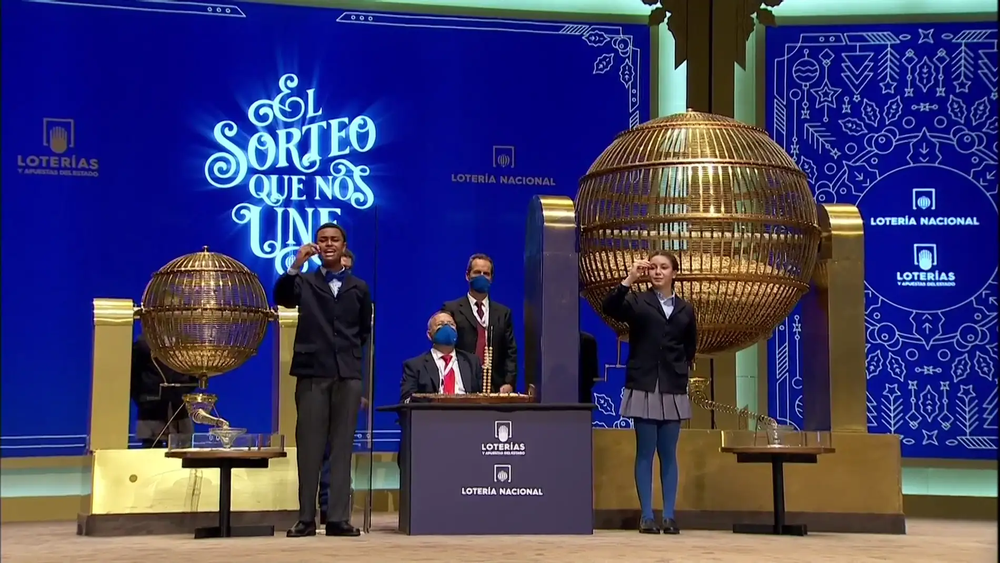 Descubre la cantidad de euros que quita Hacienda del premio del Gordo de Navidad en España. &nbsp;