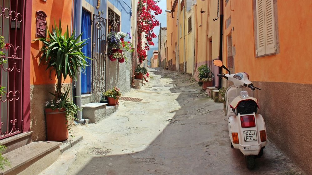 Italia ofrece casas a 1 euro para revitalizar pueblos rurales.