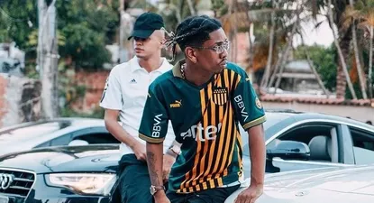 PL Quest, el rapero brasileño con la camiseta de Peñarol