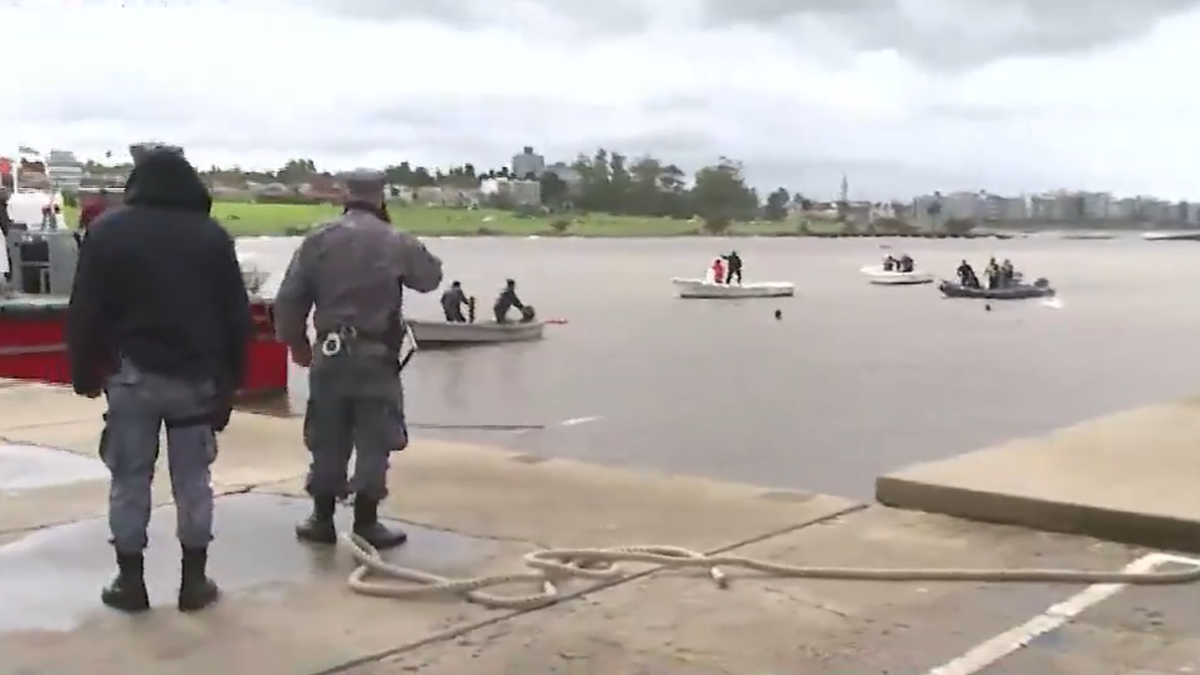 Buscan a un auto que cayó al agua en la zona del Puerto del Buceo: rompió una barrera y siguió de largo a 