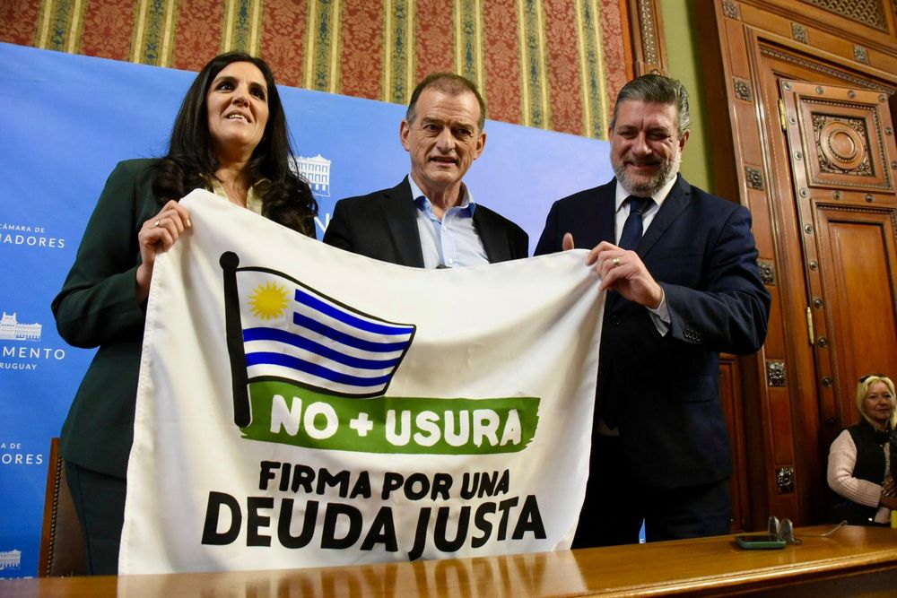 Lorena Quintana, Guido Manini Ríos e Ignacio Curbelo (presidente en ejercicio de Cabildo Abierto)